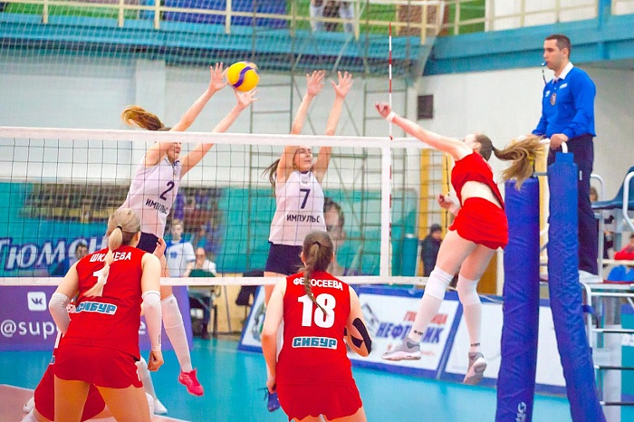 Тюменки впереди в споре за девятое место