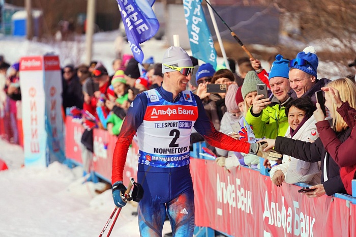 Машина из Тюмени: Евгений Белов на чемпионате России по лыжным гонкам выиграл самый изнурительный старт сезона