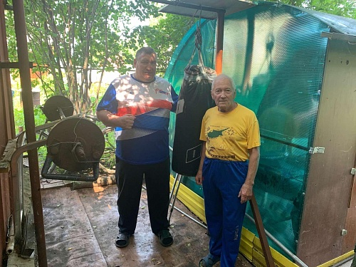 Тюменские боксеры уважают ветеранов