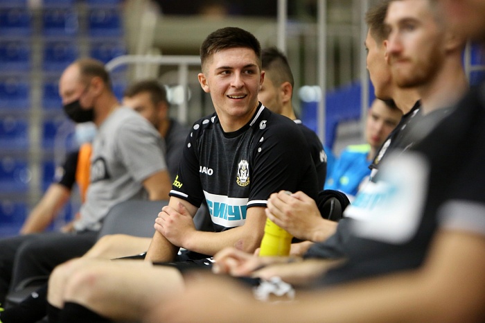 Нападающий МФК «Тюмень» Дмитрий Босюк: «Наши болельщики за лето соскучились по мини-футболу»