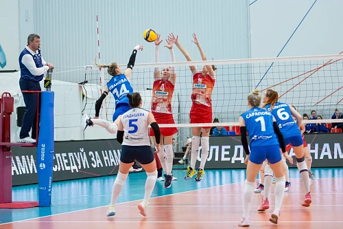 Волейболистки «Тюмени» уступили лидеру