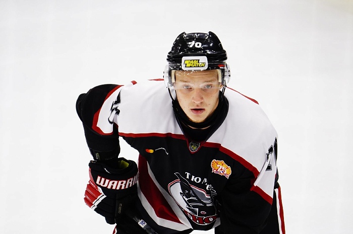 Защитник хоккейного клуба «Тюменский Легион» Артём Руденко: «Раньше с Володей Крикуновым злились друг на друга...»