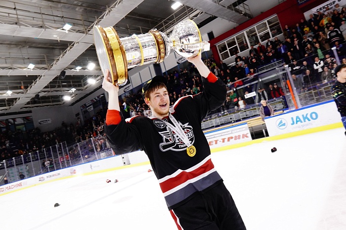 Чемпионы ВХЛ Владислав Сёмин и Николай Владимиров остаются в тольяттинской «Ладе»