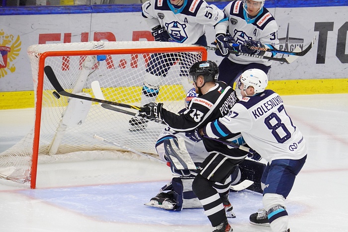 Хоккеисты тюменского «Рубина» всё-таки добрались до Норильска