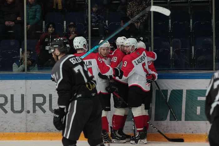 Станислав Альшевский: «Тюменцы показывают хороший хоккей»