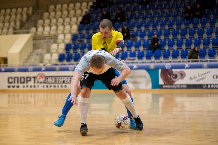 Динамовцы начали с победы