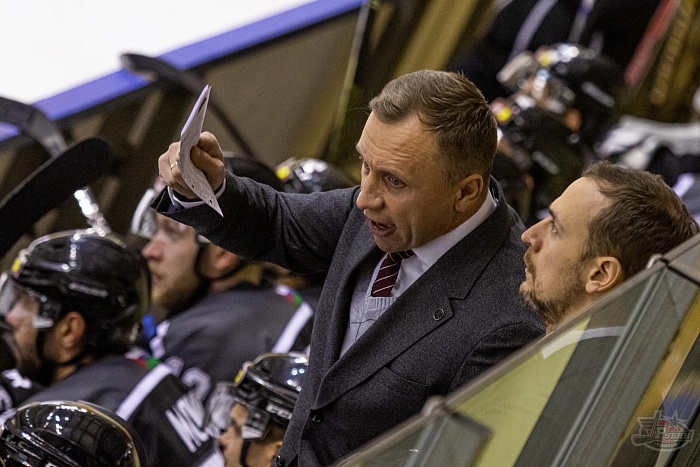 Михаил Звягин: «Вчера вышли кататься - половина ребят как космонавты»