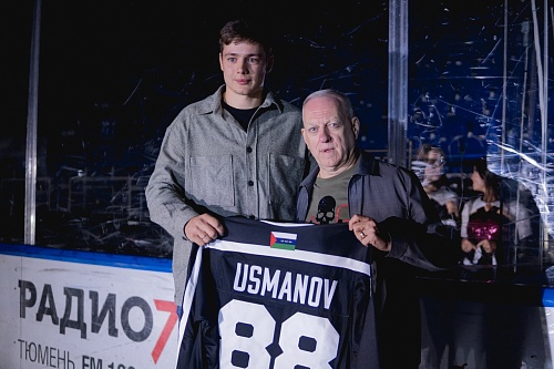 Защитник хоккейного клуба «Рубин» Игорь Усманов: «Пожелал «Ладе» добиваться побед в КХЛ»