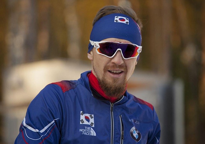 Тимофей ЛАПШИН (сборная Южной Кореи по биатлону). Фото Антона САКЕРИНА