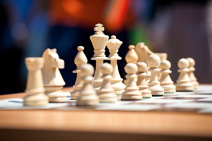 Чиновники взялись за фигуры