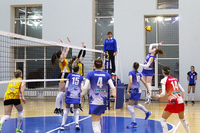 Волейболистки команды «Тюмень-Прибой» потрепали нервы одному из фаворитов