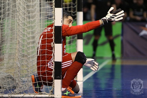 Букмекеры дают хороший коэффициент на гол вратаря в финальном матче чемпионата страны по мини-футболу среди клубов суперлиги