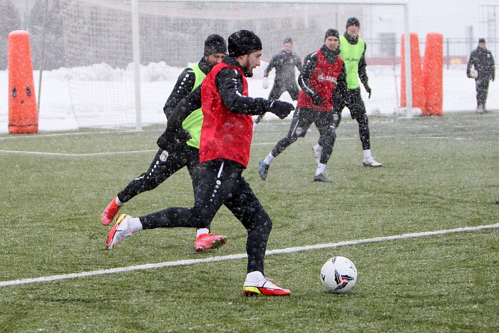 Тренировка ФК «Тюмень» перед первой домашней игрой в 2022 году