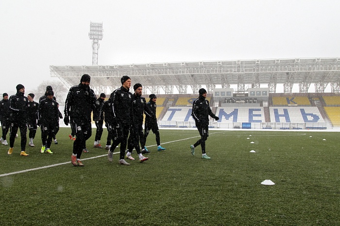 Тренировка ФК «Тюмень» перед первой домашней игрой в 2022 году