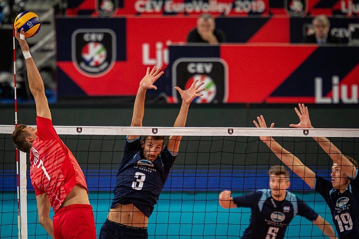 Сборная Греции помехой не стала