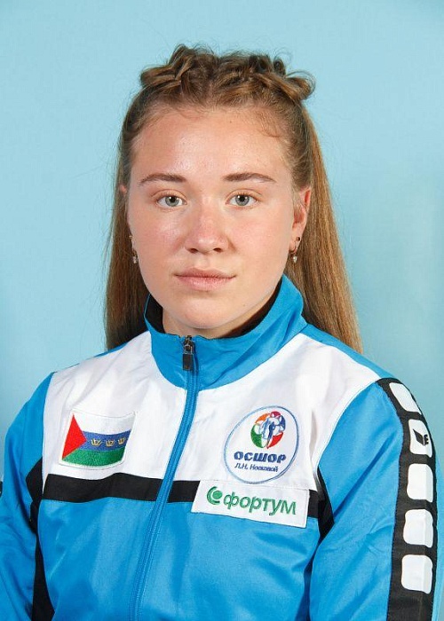 Елизавета Бекишева от лица выпускников поблагодарила ОСШОР и учителей