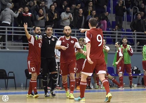 Вратарь сибиряков отдал голевую передачу в Париже