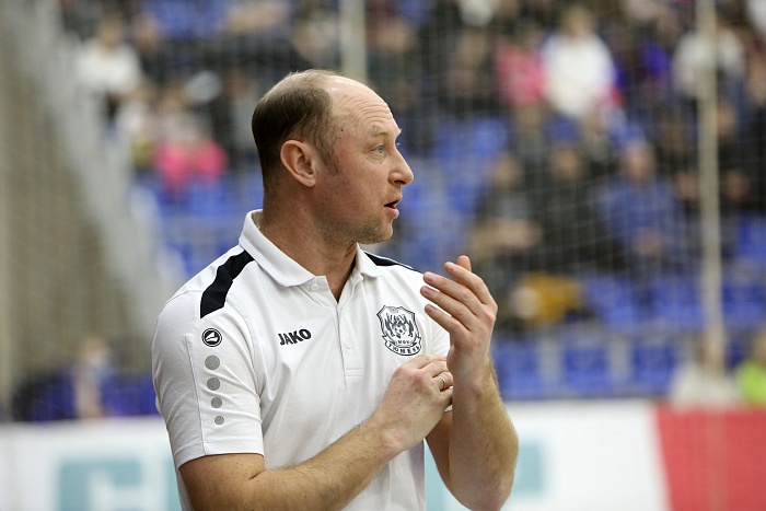 Главный тренер мини-футбольного клуба «Тюмень» Денис Абышев: «Думаю, к началу марта Максим Емельянов будет в обойме»