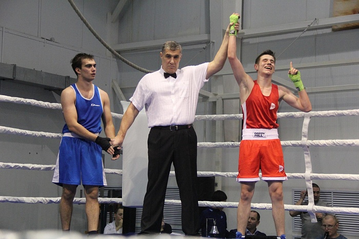 На тобольском ринге бились в честь мастера спорта