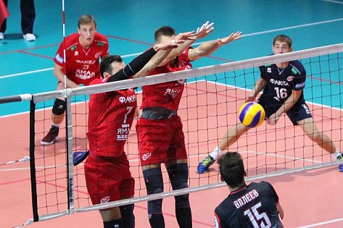 «Факел» вышел на третье место в группе