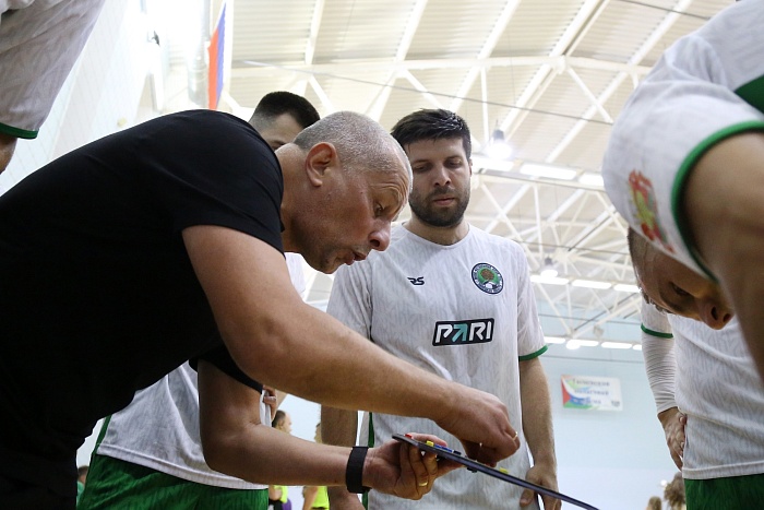 Главный тренер мини-футбольного клуба ЛКС Темур Алекберов: «В Тюмени я всегда слишком чувствительный. Это немного мешает игре»