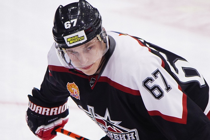 Воспитанник тюменского хоккея Артём Пылаев вернулся в «Рубин»