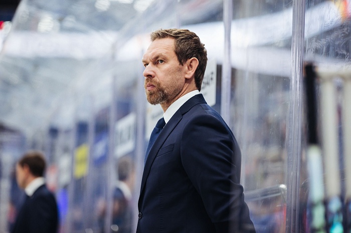 Тренер вратарей хоккейного клуба «Норильск» Константин Власов: «Я до пятнадцати лет играл на открытом катке – закалился и сурового Заполярья не боюсь»