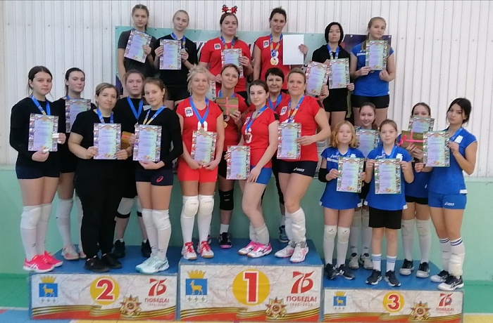 Опытные волейболистки стали лучшими