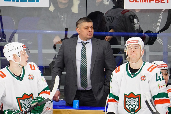 Главный тренер хоккейного клуба «Барс» Александр Степанов: «Мы боролись с командой, которая по очкам идёт на первом месте»