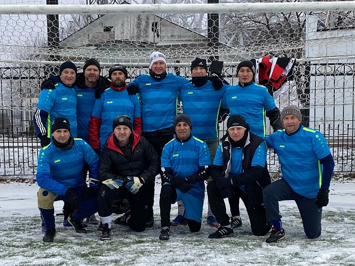 Две команды лидируют в зимнем чемпионате области по футболу среди ветеранов