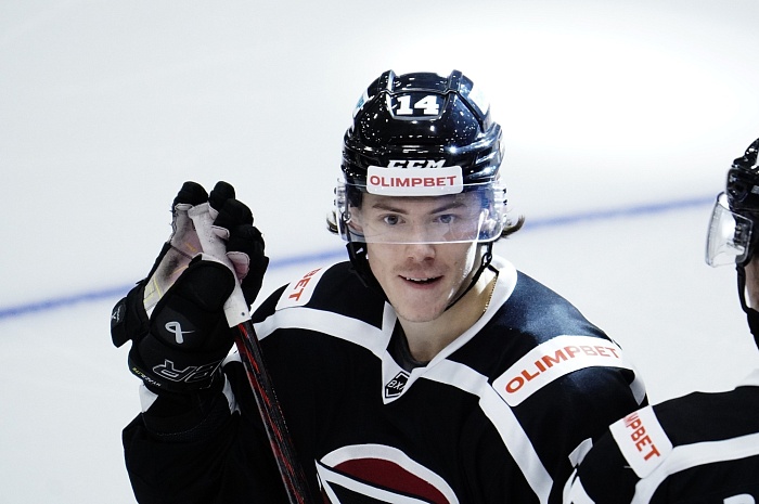 Игрок хоккейного клуба «Рубин» Данил Мокрушев стал лучшим защитником сентября