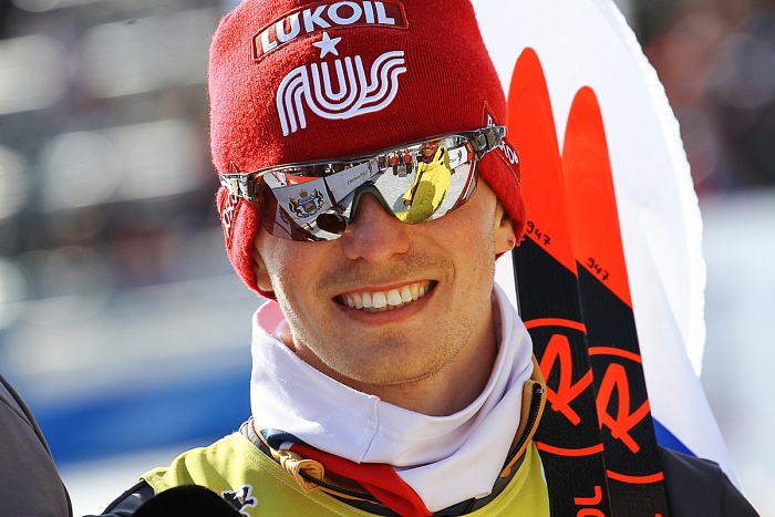 Победитель эстафеты на чемпионате России по лыжным гонкам Денис Спицов: «У себя дома мы должны финишировать с флагом Тюменской области»