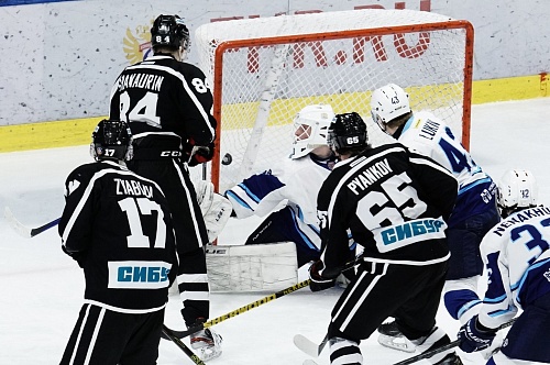 Хоккейная команда «Тюменский Легион» проявила волю к победе