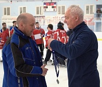 Владимир Мясников: «Постараемся, чтобы любители хоккея смогли играть»