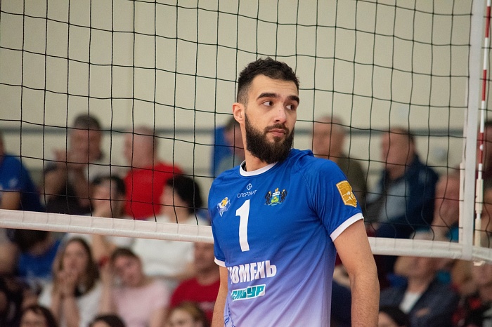 Диагональный волейбольного клуба «Тюмень» Руслан Номан: «Тренер сказал, что на нас ничего не давит, и играть надо в своё удовольствие»
