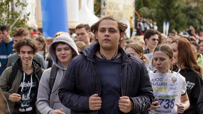 Директор департамента по спорту и молодёжной политике города Тюмени Сергей Борисевич: «Кросс нации» поддержали даже курсанты ТВВИКУ из других стран»