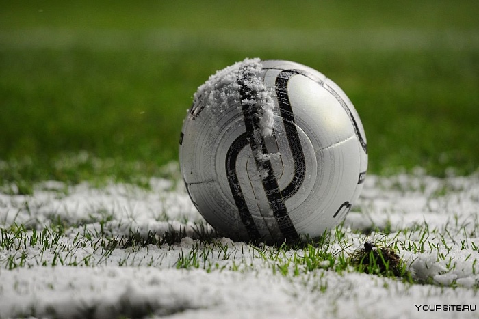 Банкиры уступили юношеской команде в Кубке регионов по футболу