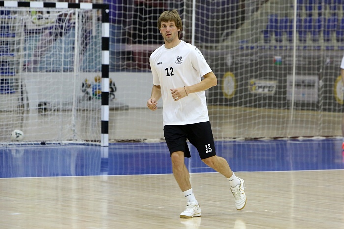 Нападающий футзального клуба «Тюмень» Андрей Батырев: «Зачем что-то изобретать, если всё уже налажено»