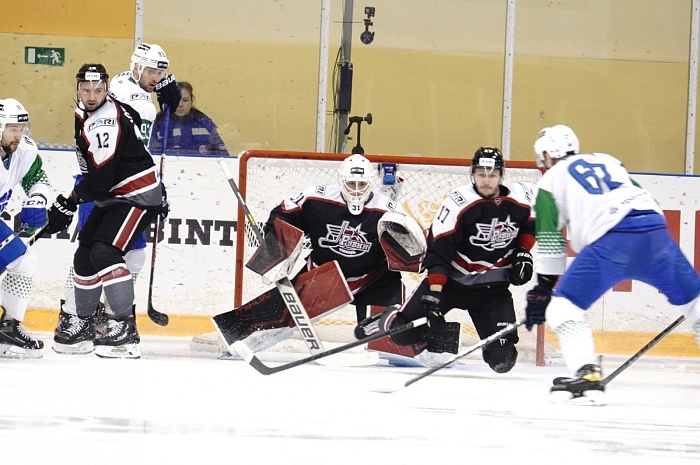 Защитник тюменского хоккейного клуба «Рубин» Дмитрий Лютов: «Я просто знаю, что борта у нас с хорошим отскоком»