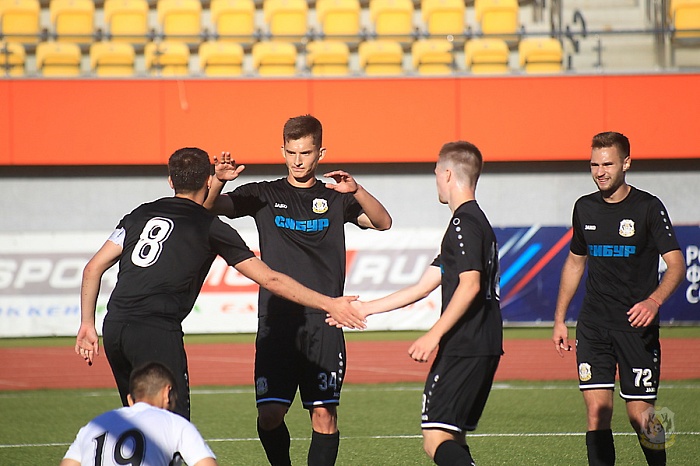 Фото Михаила КАЛЯНОВА с сайта ФК Тюмень (http://www.fc-tyumen.ru/news/team-news/item/9635-9635)