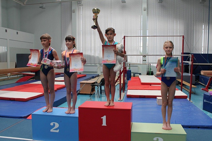 В Ялуторовске состязались юные гимнастки