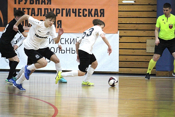 Тюменцы лидируют в футзальной Юниорлиге-16