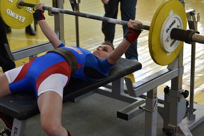 Ольга Ильницкая победила в жиме лежа