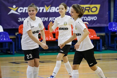 Девушки из ЖМФК «Тюмень» уверенно вышли в полуфинал