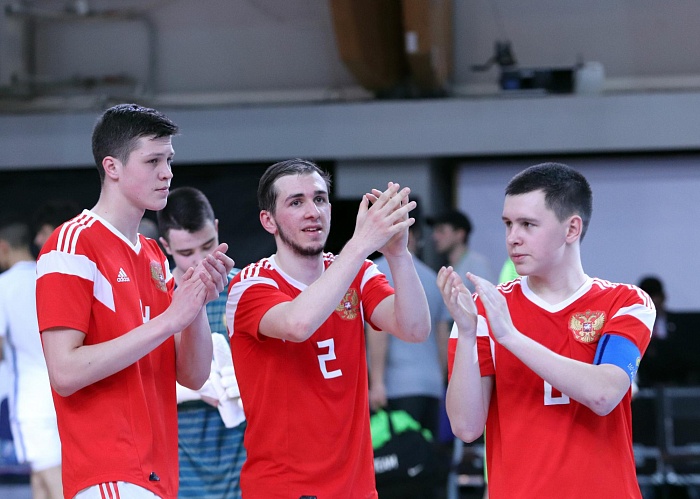 Тюменцы забили грекам!