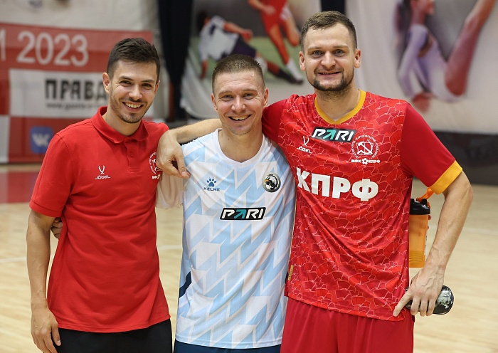 Игрок мини-футбольного клуба «Сиб-Транзит» Дмитрий Семикин: «Суперлига – возможность увидеться со старыми друзьями, а то нас жизнь так раскидала»