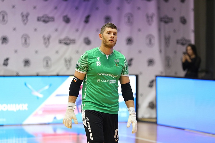 Вратарь мини-футбольного клуба «Торпедо» Давид Савлохов: «Азиз Муждаков пообещал, что в следующей игре спуску мне не даст»