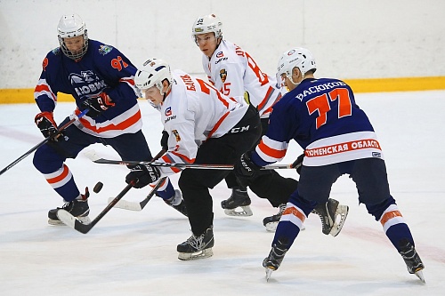 Тюменский СХК «Газовик» дома дважды сразится с омичами