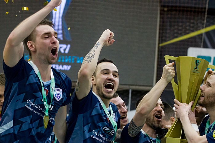 Игрок мини-футбольного клуба «Ухта» Рафаэл Бруно: «Кубок Лиги очень тяжёлый – килограмм шестнадцать»