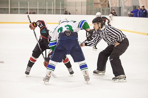 Забросили десять шайб «Мечелу»